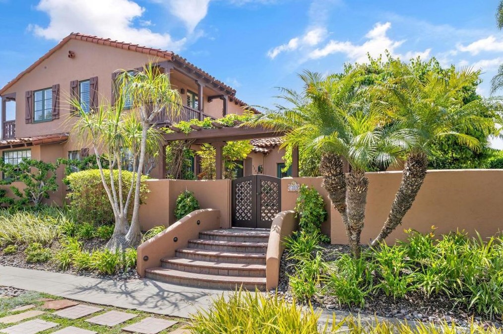 5289 Canterbury Dr, San Diego, CA 92116