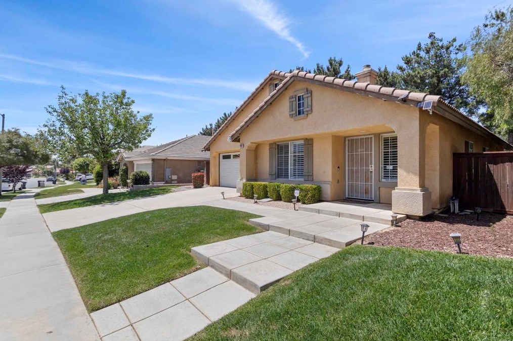 1489 Evergreen Ave, Beaumont, CA 92223-7133