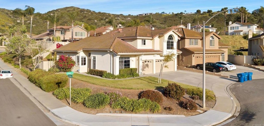2901 Via Roblar Ct, El Cajon, CA 92019-5110
