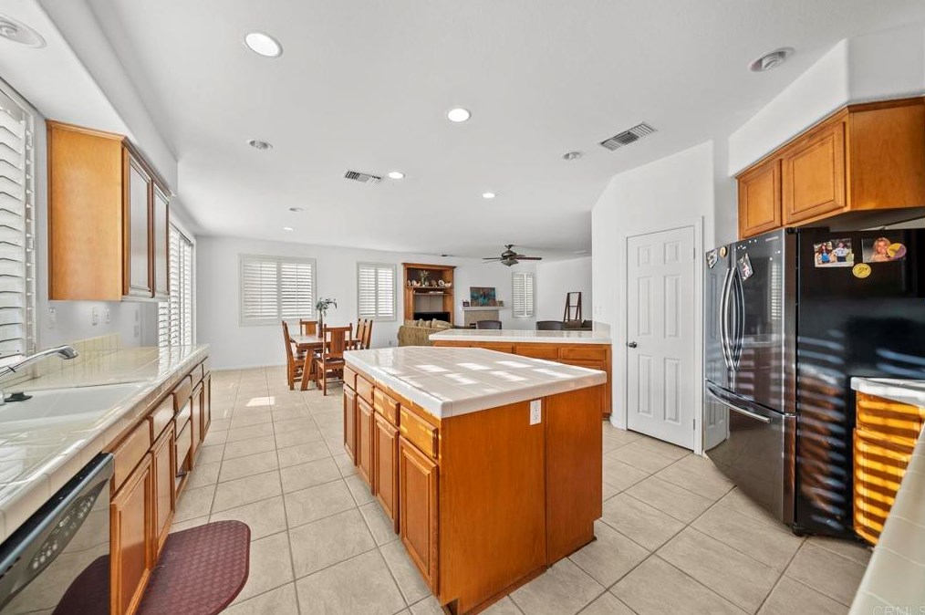 544 Rocking Horse Dr, Chula Vista CA  91914-4154 exterior