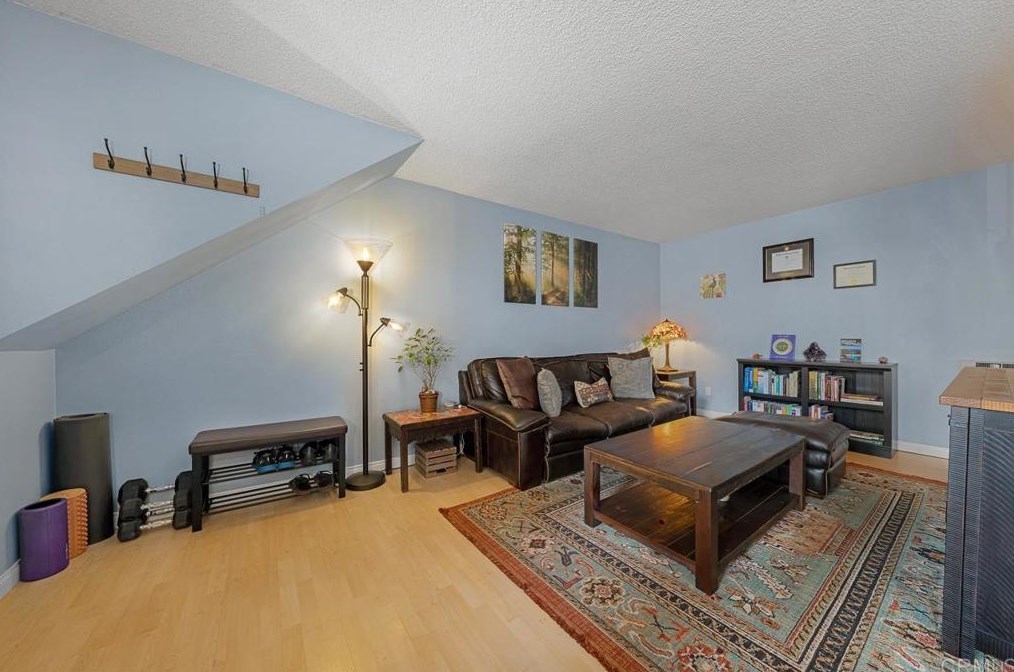 3557 Kenora Dr, Spring Valley, CA 91977-2906
