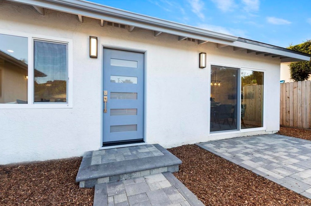 3654 Budd St, San Diego CA 92111-4334 exterior