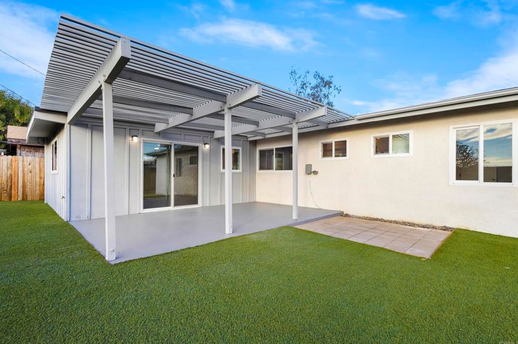 3654 Budd St, San Diego CA 92111-4334 exterior