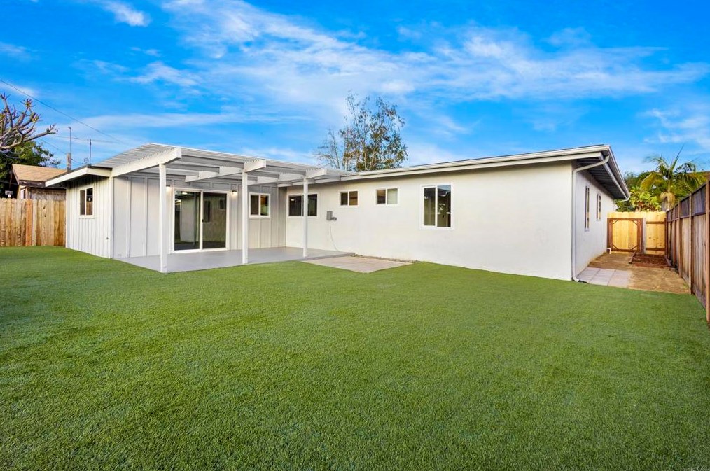 3654 Budd St, San Diego CA 92111-4334 exterior