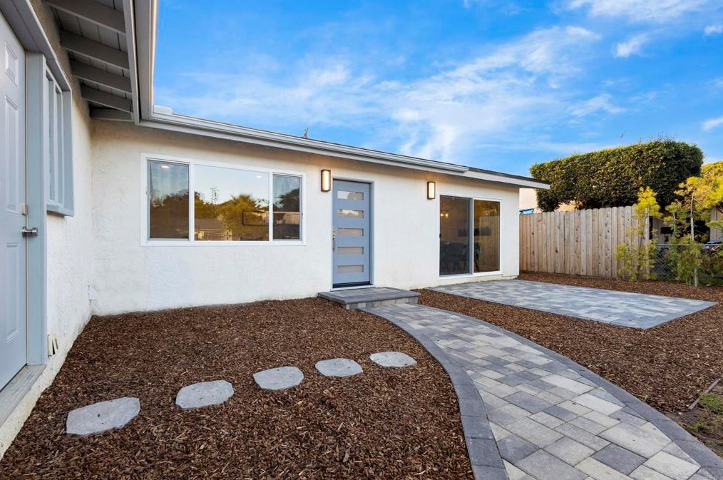 3654 Budd St, San Diego CA 92111-4334 exterior