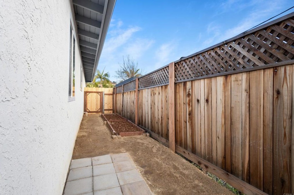 3654 Budd St, San Diego CA 92111-4334 exterior