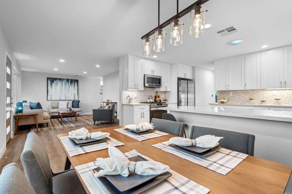 3654 Budd St, San Diego CA 92111-4334 exterior