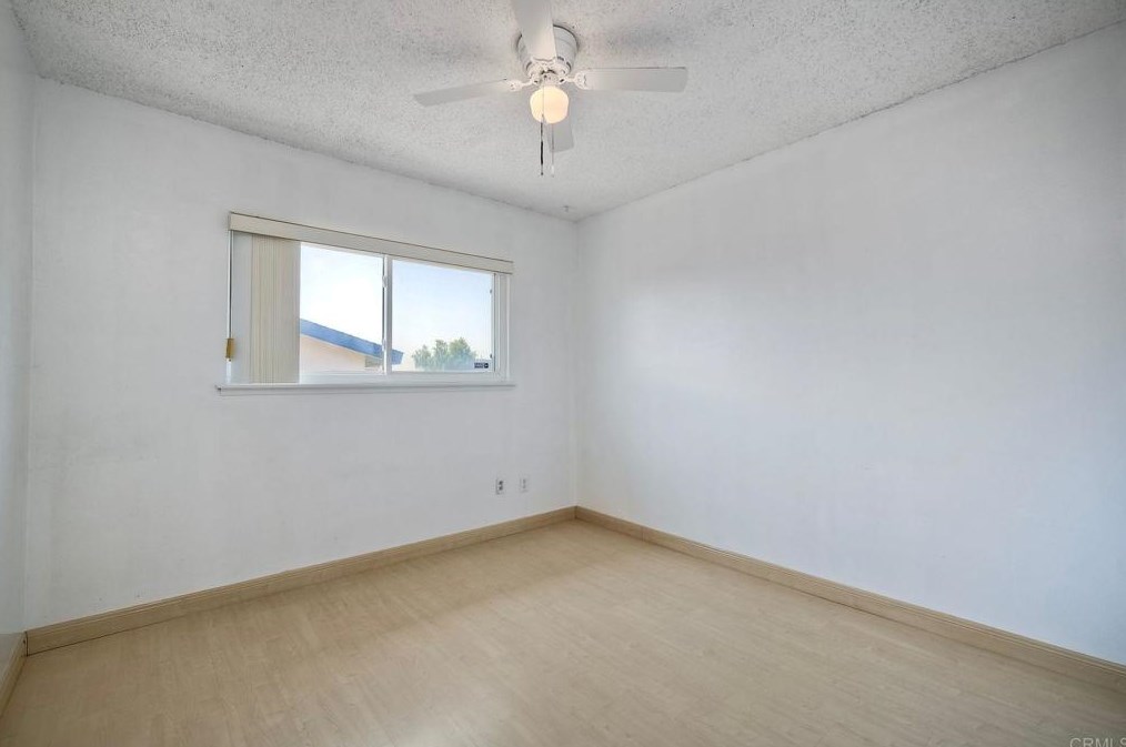 2902 Manos Dr, San Diego CA 92139-3720 exterior