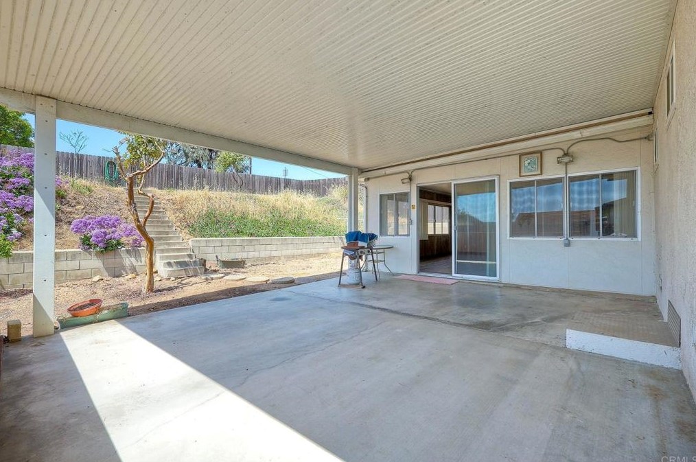 2902 Manos Dr, San Diego CA 92139-3720 exterior