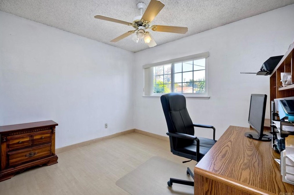 2902 Manos Dr, San Diego CA 92139-3720 exterior