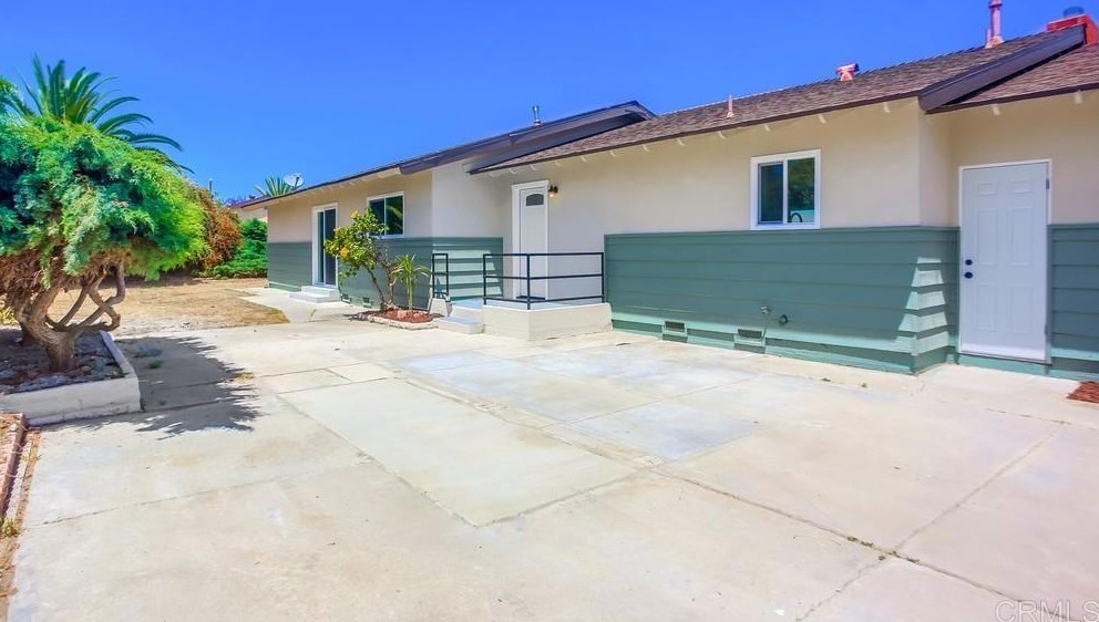 846 Highland Dr, Vista, CA 92083