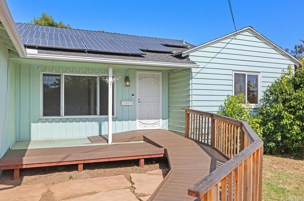 3889 Harris St, La Mesa, CA 91941-7617