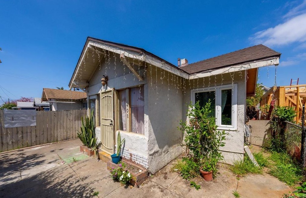 408 Sicard St, San Diego, CA 92113-2331