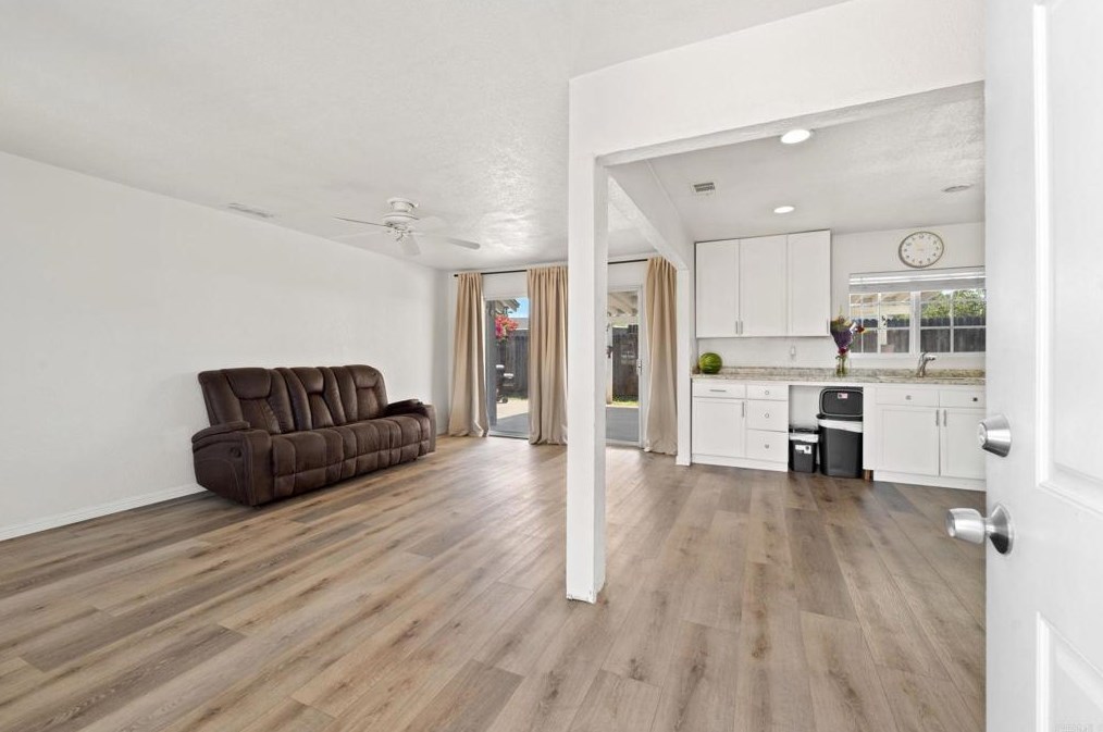 961 Wilfred St, El Cajon, CA 92021-3255