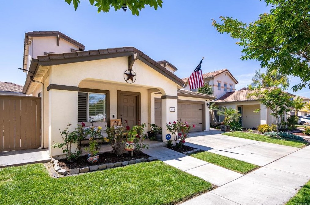 1615 Applegate St, Chula Vista, CA 91913-1582