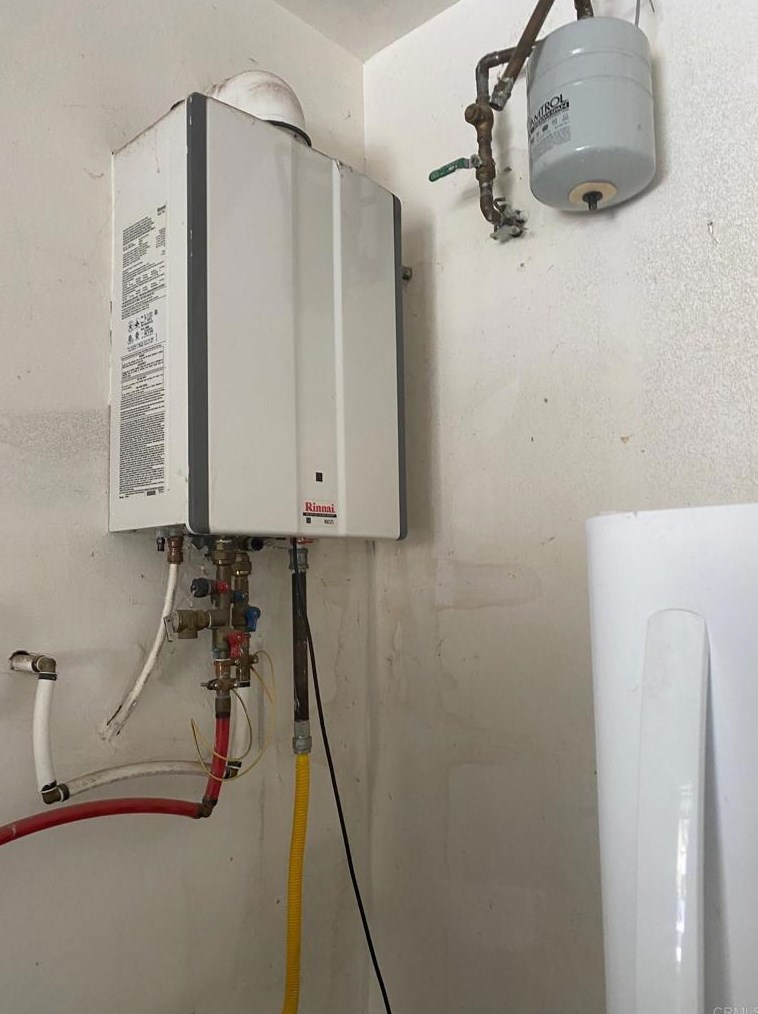 1167 Santa Olivia Rd, Chula Vista CA 91913-2809 exterior