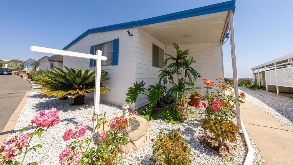 275 Worthington St, Spring Valley CA  91977-6300 exterior