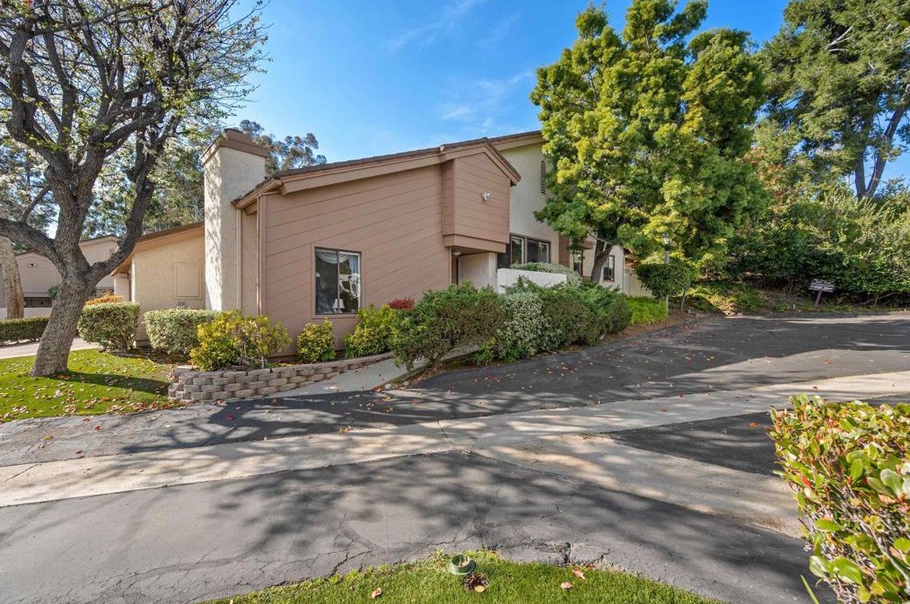 833 Cinnamon Ct, Chula Vista, CA 91910-6615