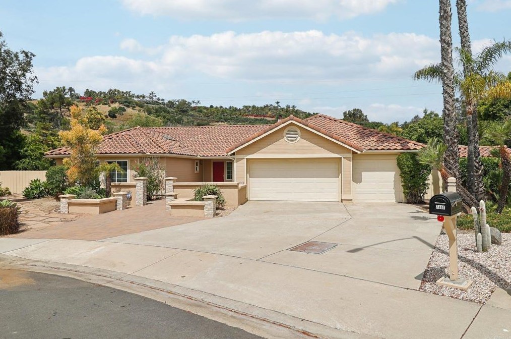 2111 Willowbrook St, Escondido, CA 92029-5326