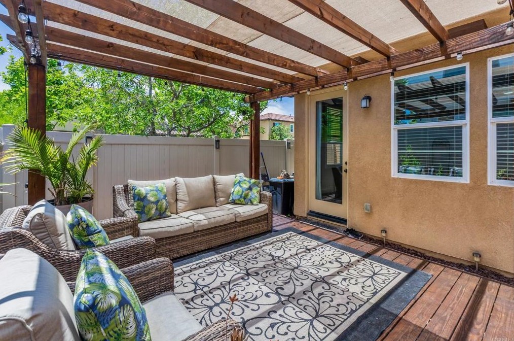 1527 Franceschi Dr, Chula Vista CA  91913-2516 exterior