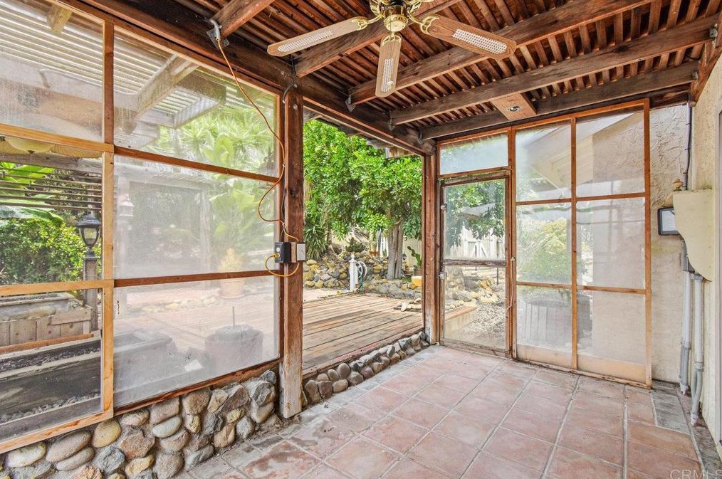 2150 Montcliff Rd, San Diego CA 92139-3916 exterior