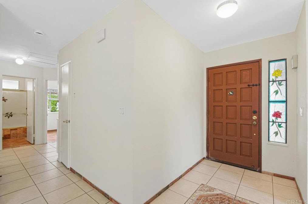 2150 Montcliff Rd, San Diego CA 92139-3916 exterior