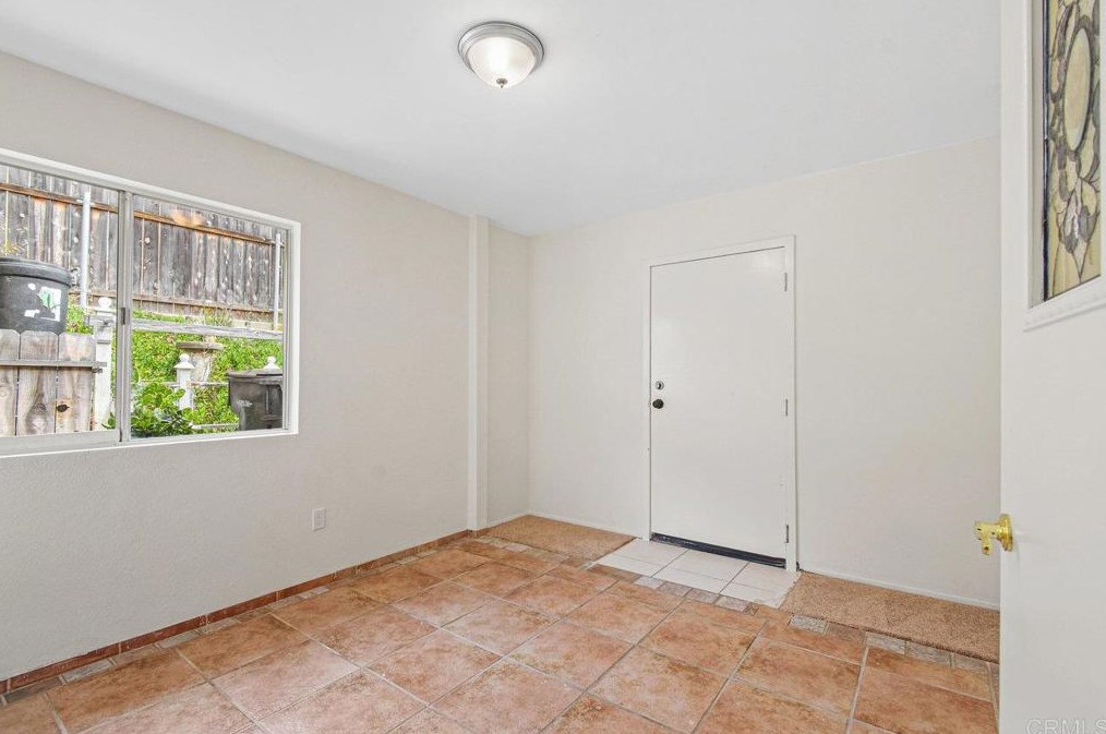 2150 Montcliff Rd, San Diego CA 92139-3916 exterior