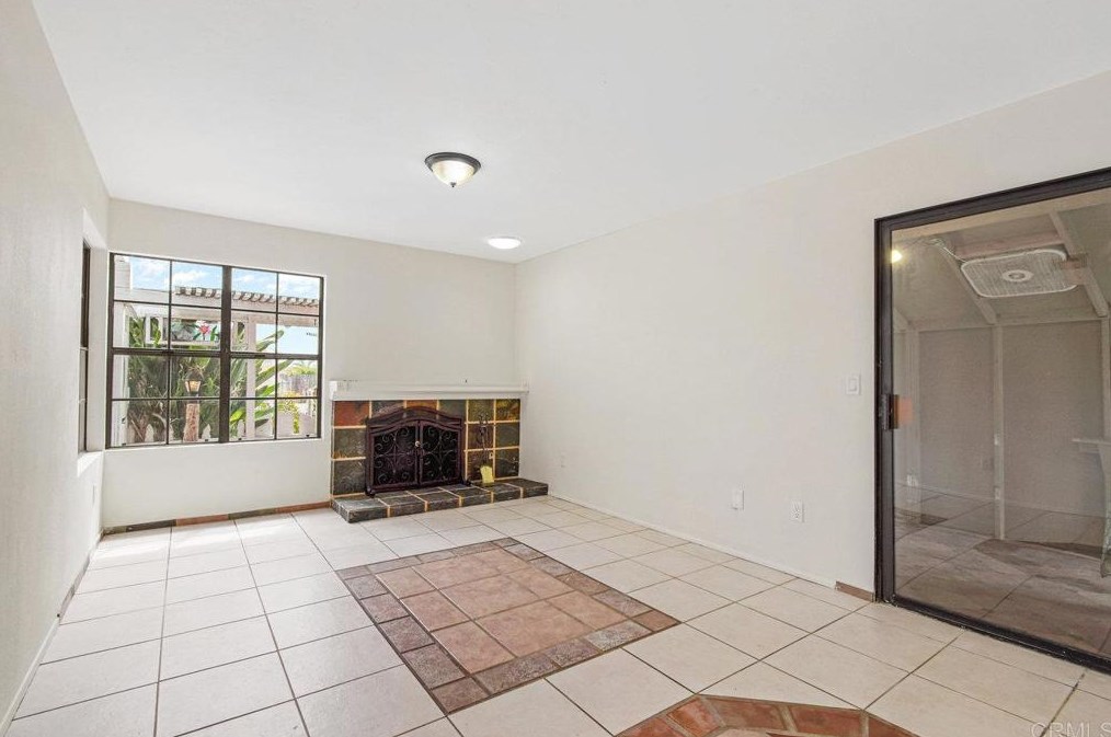 2150 Montcliff Rd, San Diego CA 92139-3916 exterior