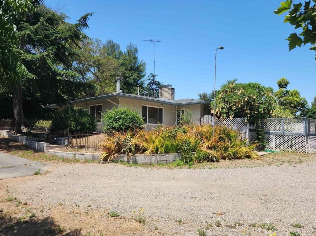 1420 Calavo Dr, Escondido, CA 92026-2238