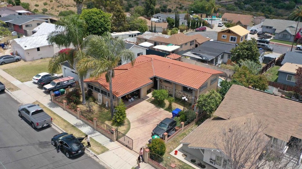 1121 Bollenbacher St, San Diego, CA 92114-1837