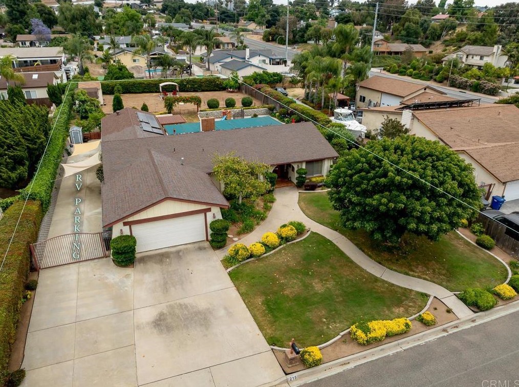 215 Vista Del Escuela, El Cajon, CA 92019