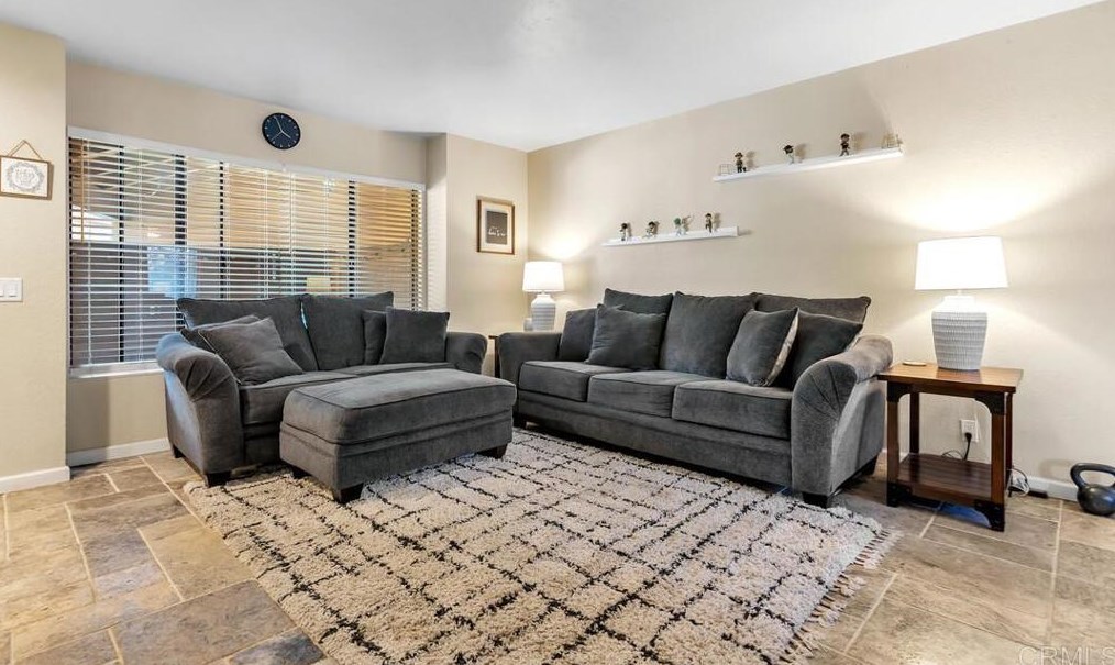 1988 Arnold Way, Alpine, CA 91901