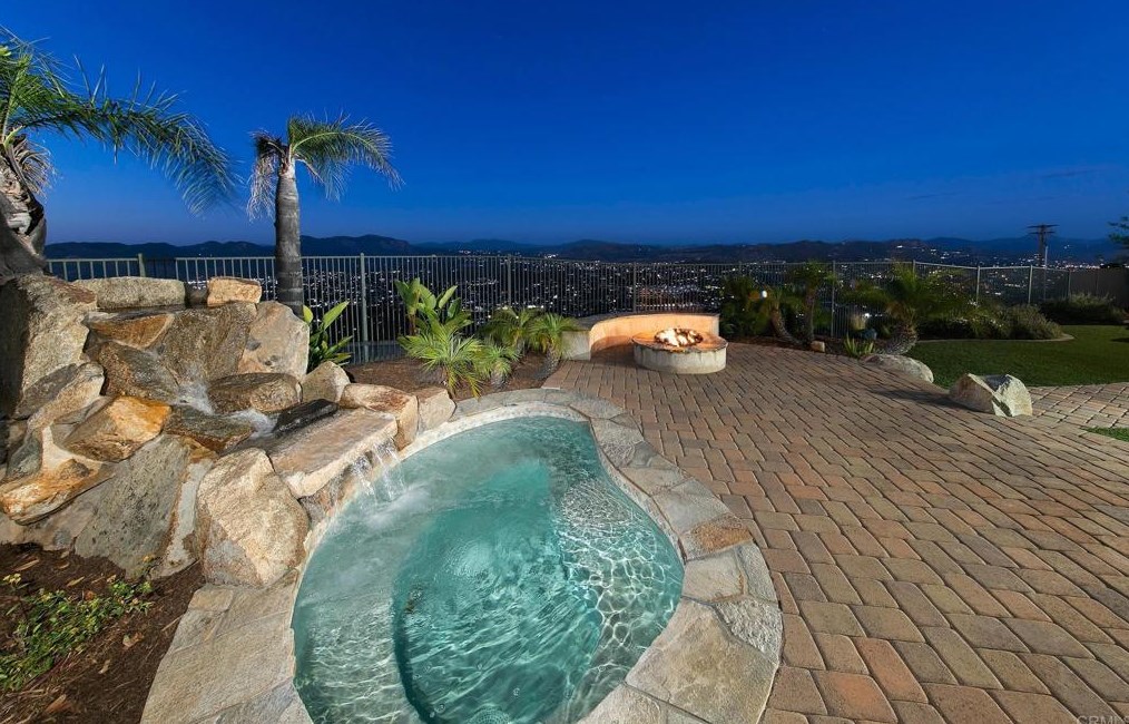 7225 Ocotillo St, Santee, CA 92071