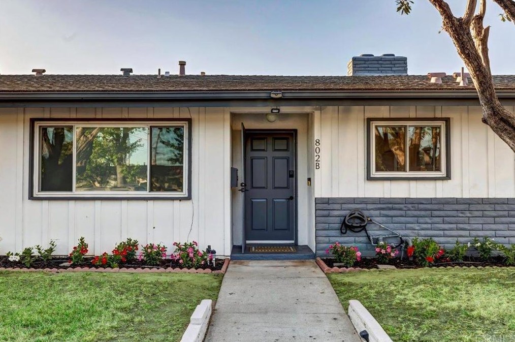 802 Washington Ave, Escondido, CA 92025-1644