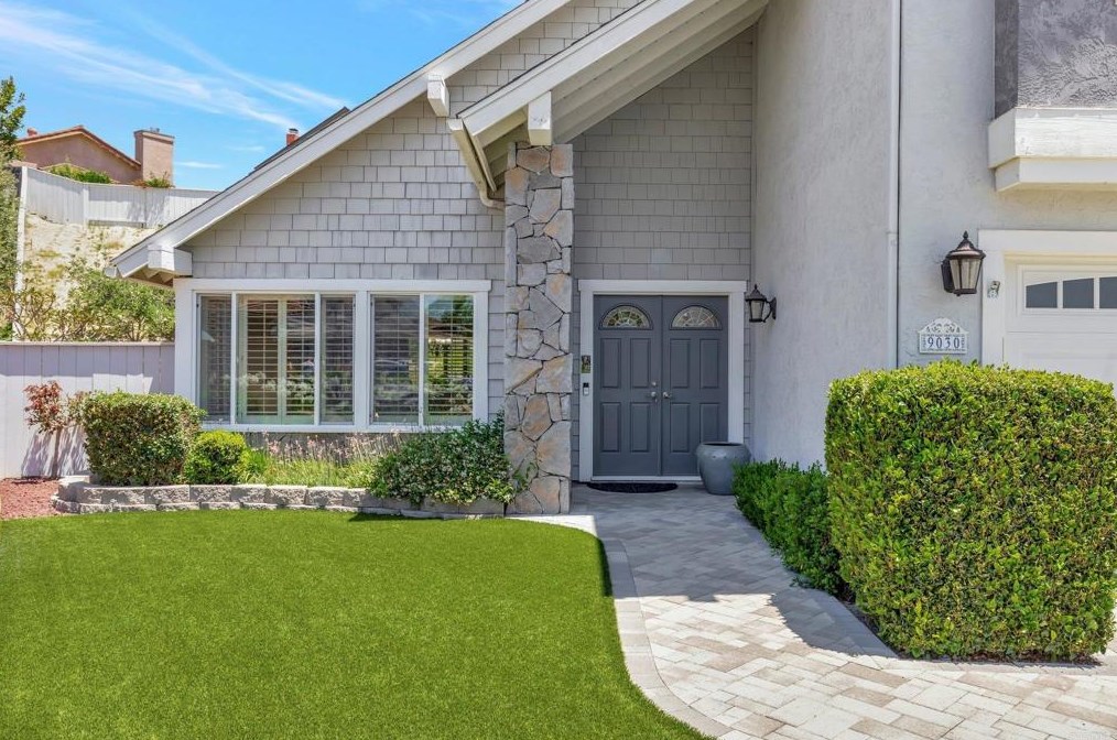 9030 Meadowrun Ct, San Diego, CA 92129