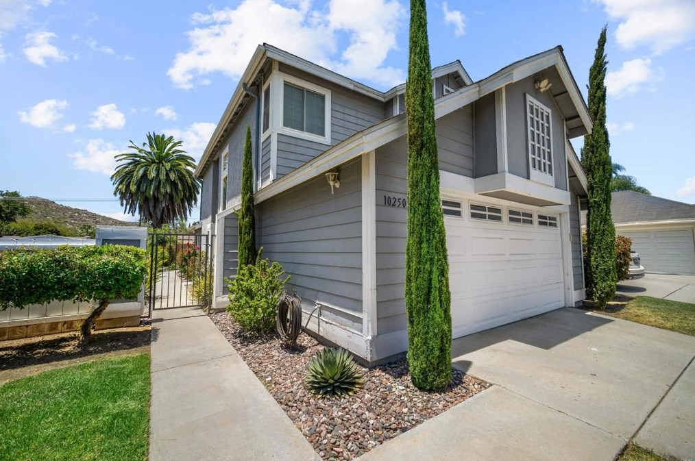10250 New Bedford Ct, Lakeside, CA 92040