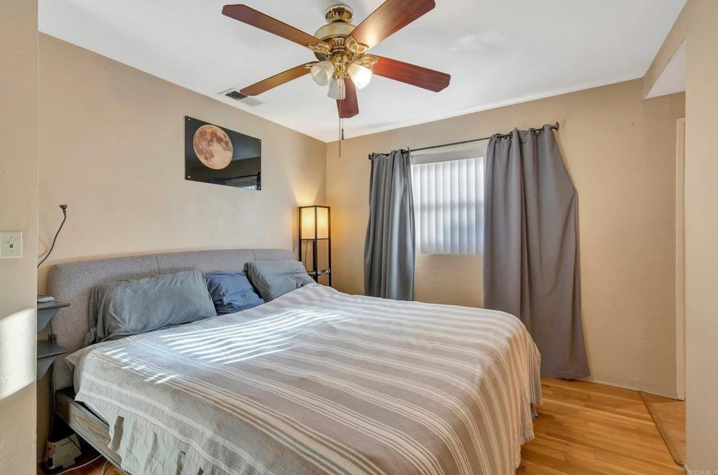 4966 68th St, San Diego CA  92115-1703 exterior