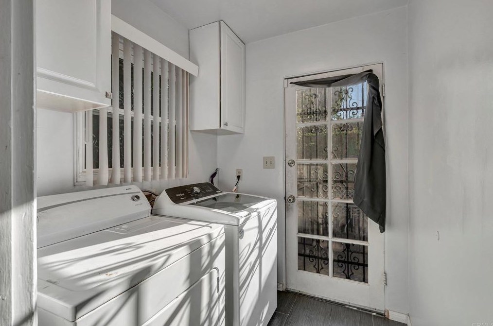 4966 68th St, San Diego CA  92115-1703 exterior