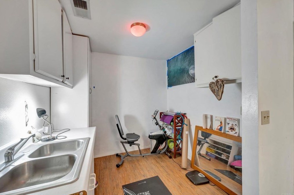 4966 68th St, San Diego CA  92115-1703 exterior