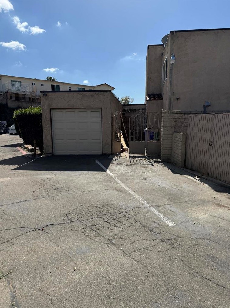 2011 Avenida De La Cruz, San Diego, CA 92173