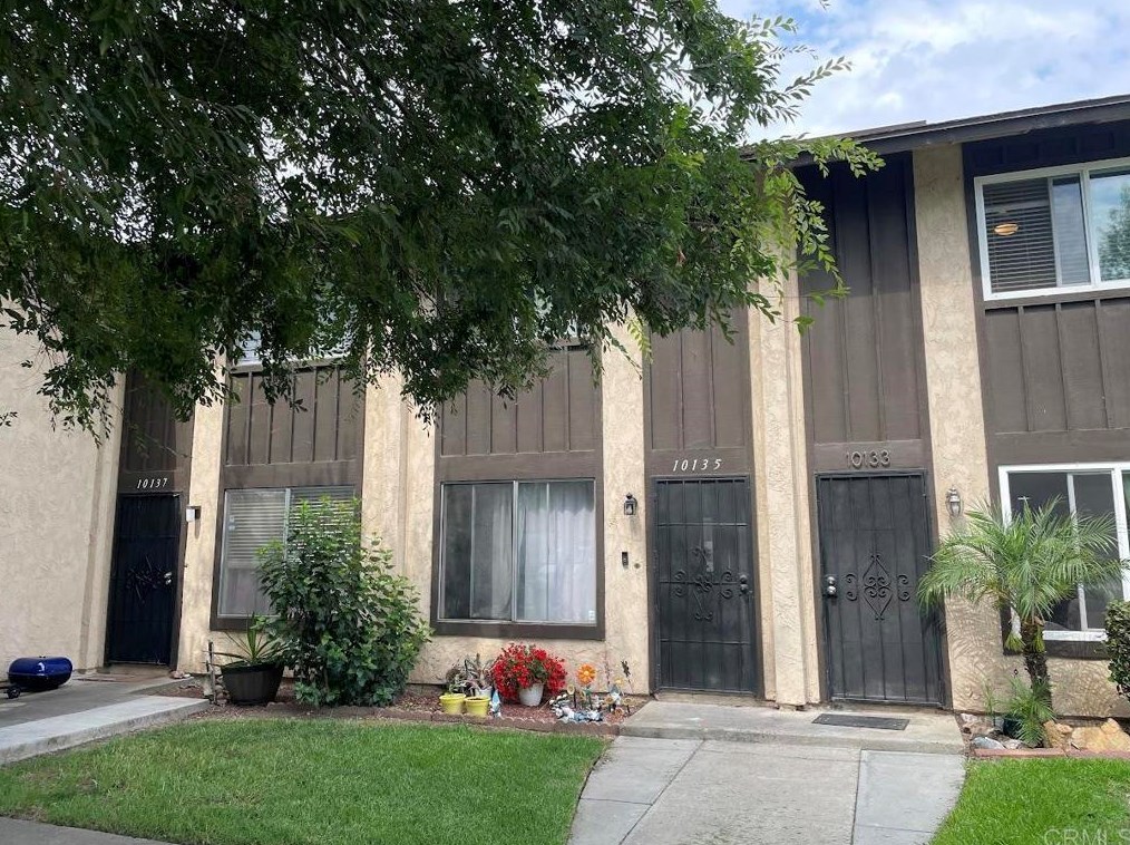 10135 Peaceful Ct, Santee, CA 92071