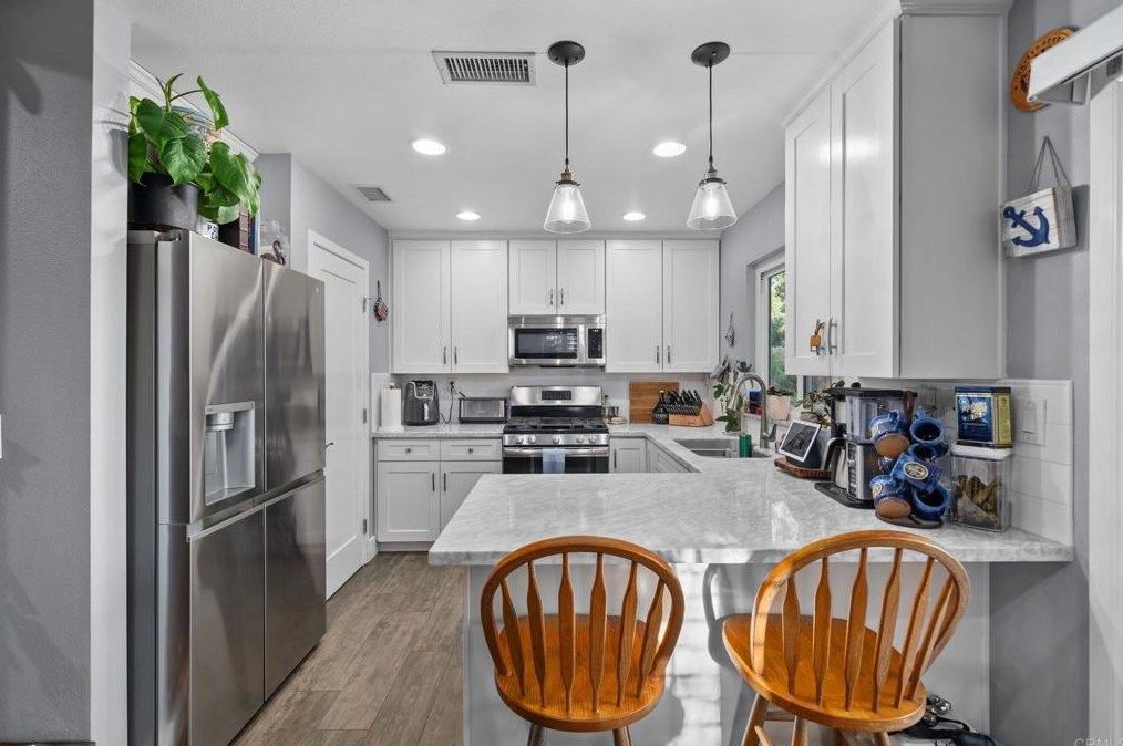 23931 Falconer Dr, Murrieta, CA 92562