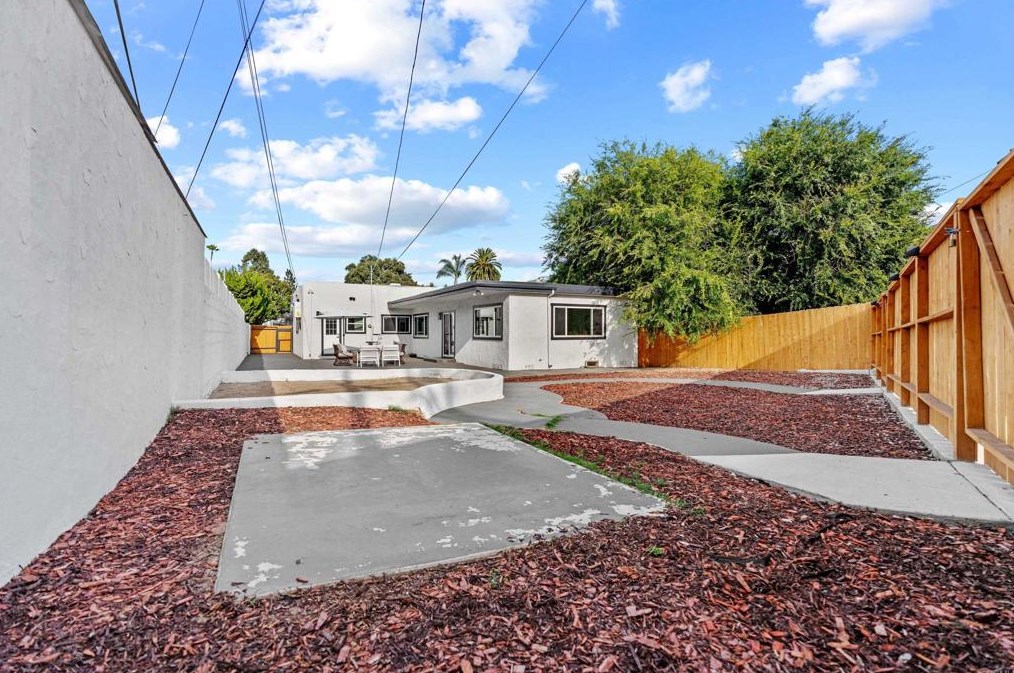 4542 Palm Ave, La Mesa CA  91941-5586 exterior