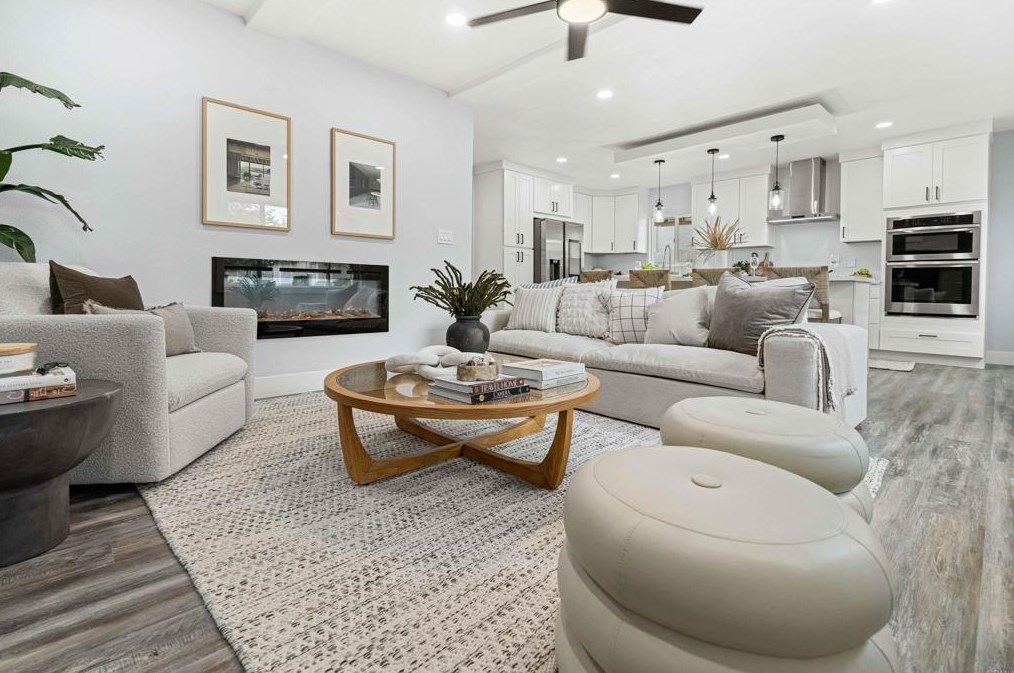 4542 Palm Ave, La Mesa CA  91941-5586 exterior