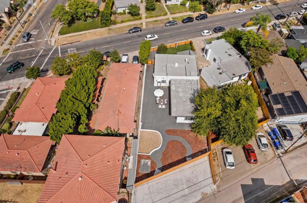 4542 Palm Ave, La Mesa CA  91941-5586 exterior