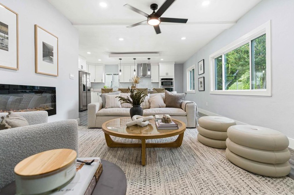 4542 Palm Ave, La Mesa CA  91941-5586 exterior