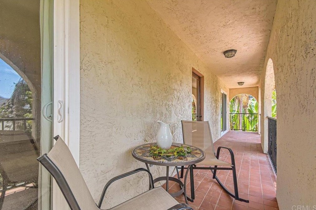 1858 Canyon Heights Rd, Fallbrook CA  92028-9784 exterior