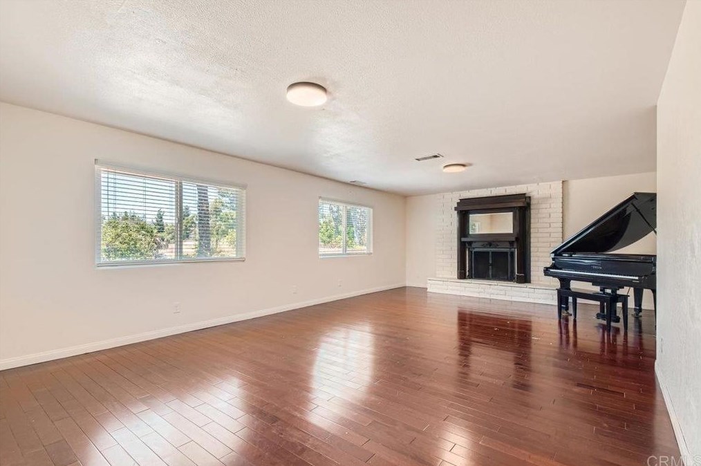 1858 Canyon Heights Rd, Fallbrook CA  92028-9784 exterior