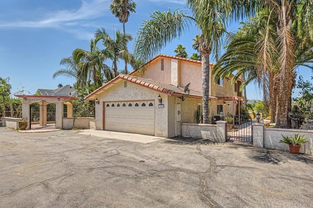 1858 Canyon Heights Rd, Fallbrook CA  92028-9784 exterior