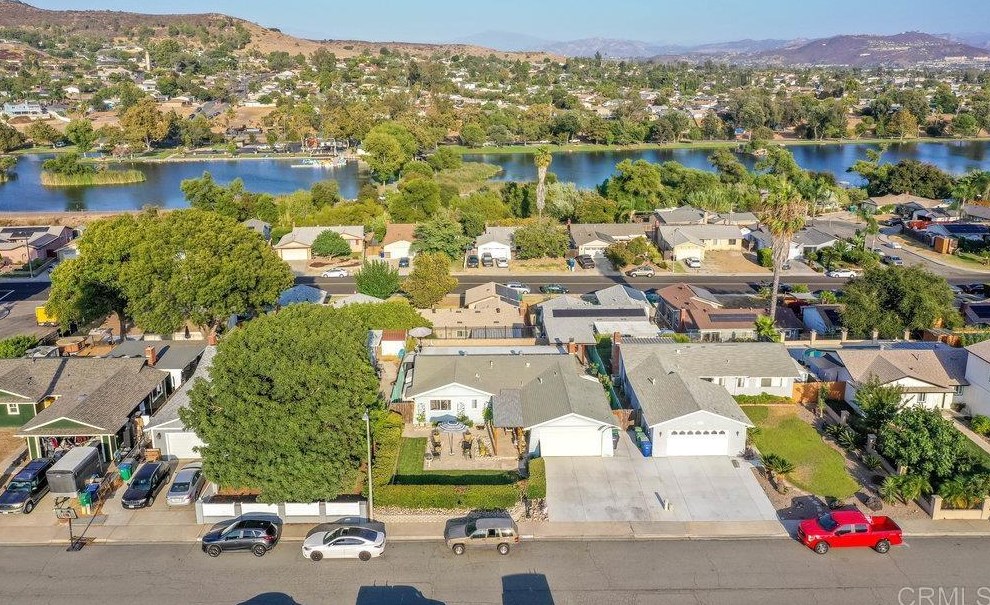 9955 Medina Dr, Santee, CA 92071